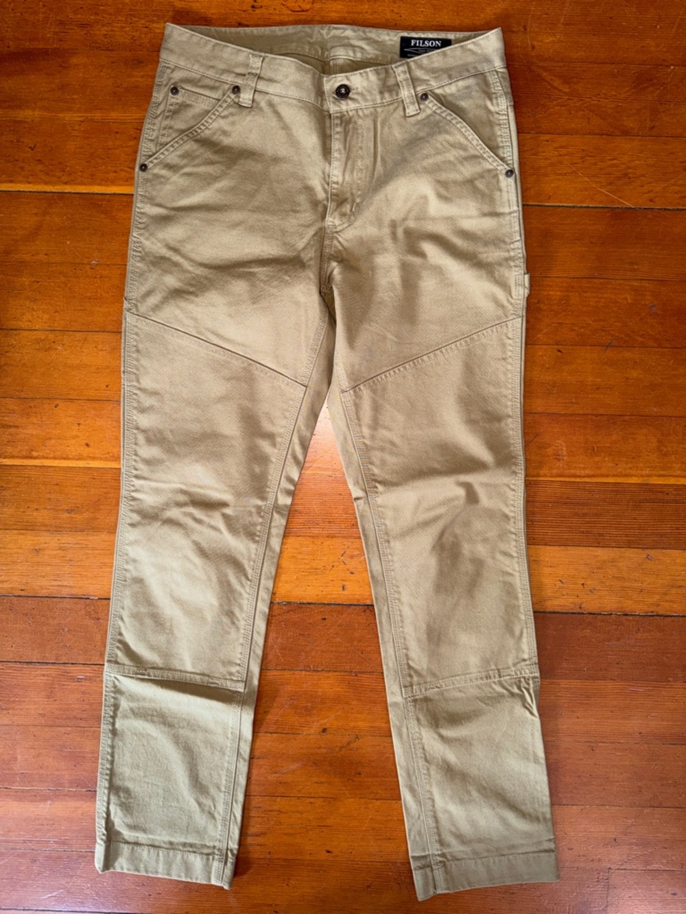 Filson women’s Tan Cargo Work Pants // Carpenter // size 6